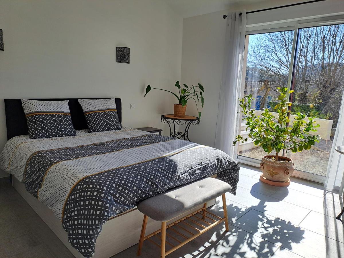 Chambre D'Hotes Chez Jessica Et Pascal Bed & Breakfast Barjols Exterior foto